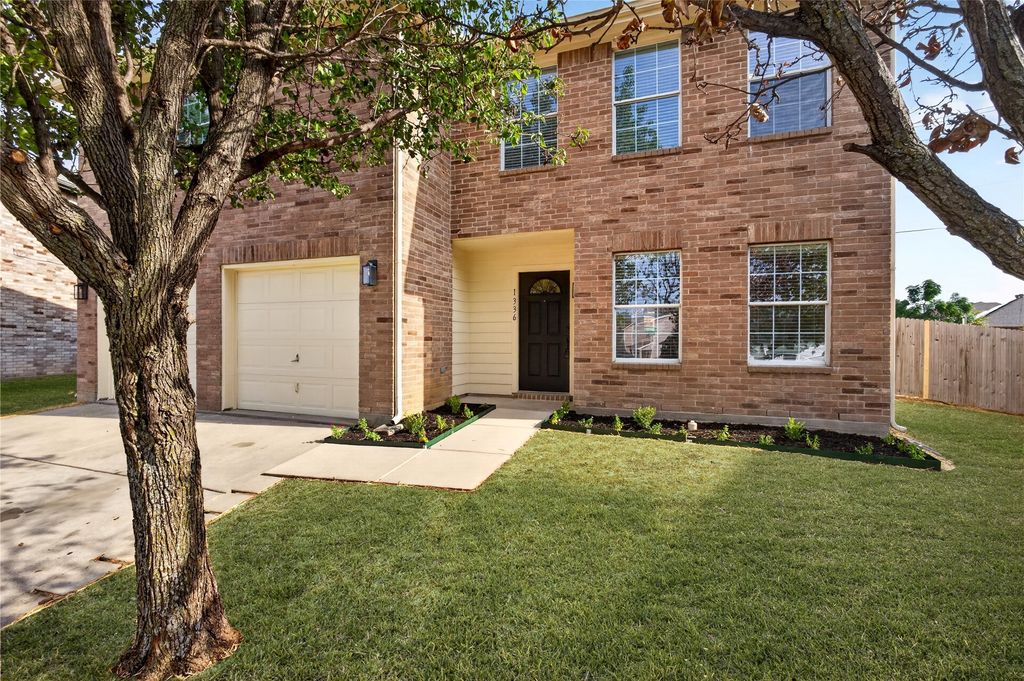 1336 Kiwi Court, Dallas, TX 75051 — photo 2