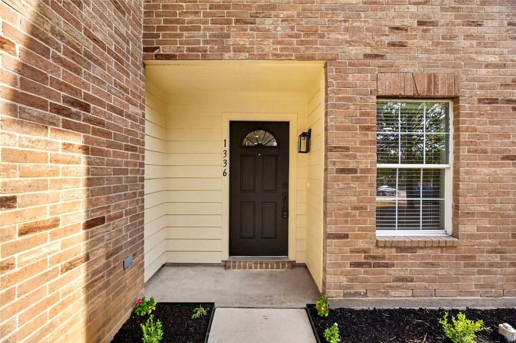 1336 Kiwi Court, Dallas, TX 75051 — photo 3