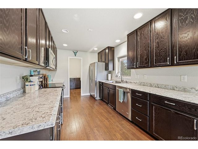 372 Cherokee Rd, Lyons, CO 80540