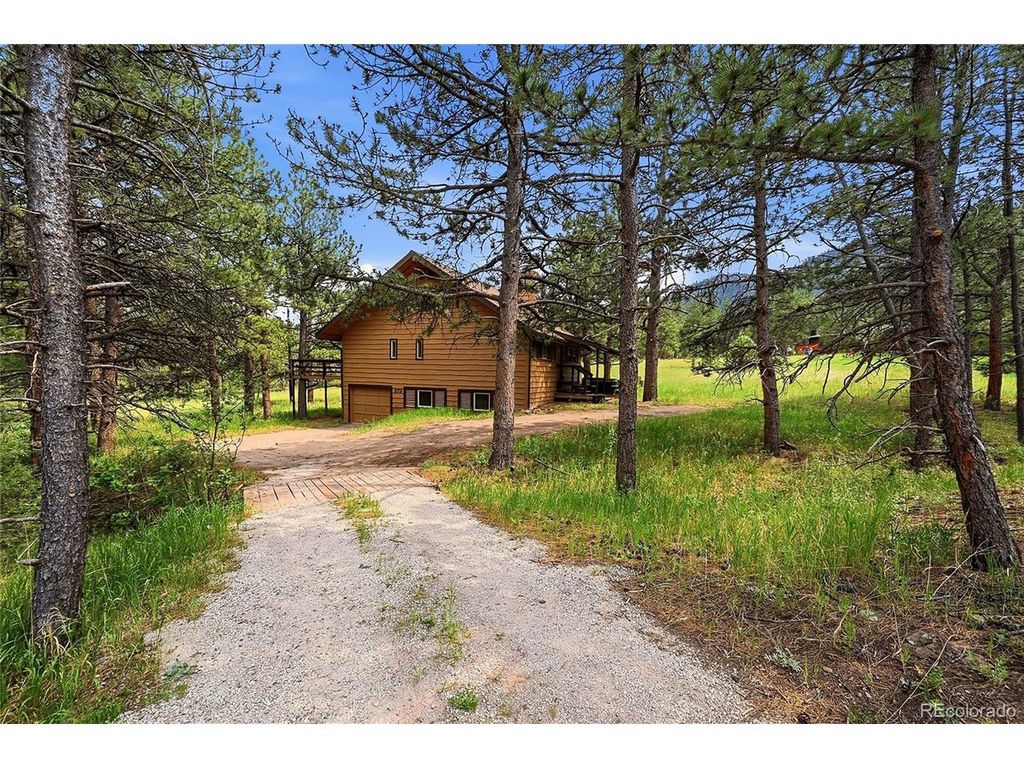 372 Cherokee Rd, Lyons, CO 80540