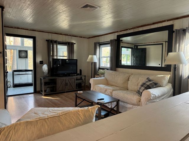 153 Off Pond Street, Dunstable, MA 01827