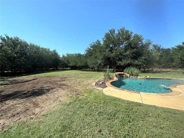 261 Vickie Lane, Gunter, TX 75058