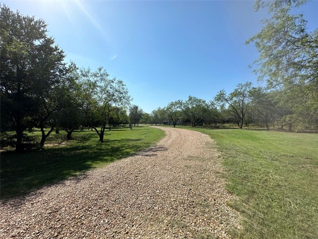 261 Vickie Lane, Gunter, TX 75058