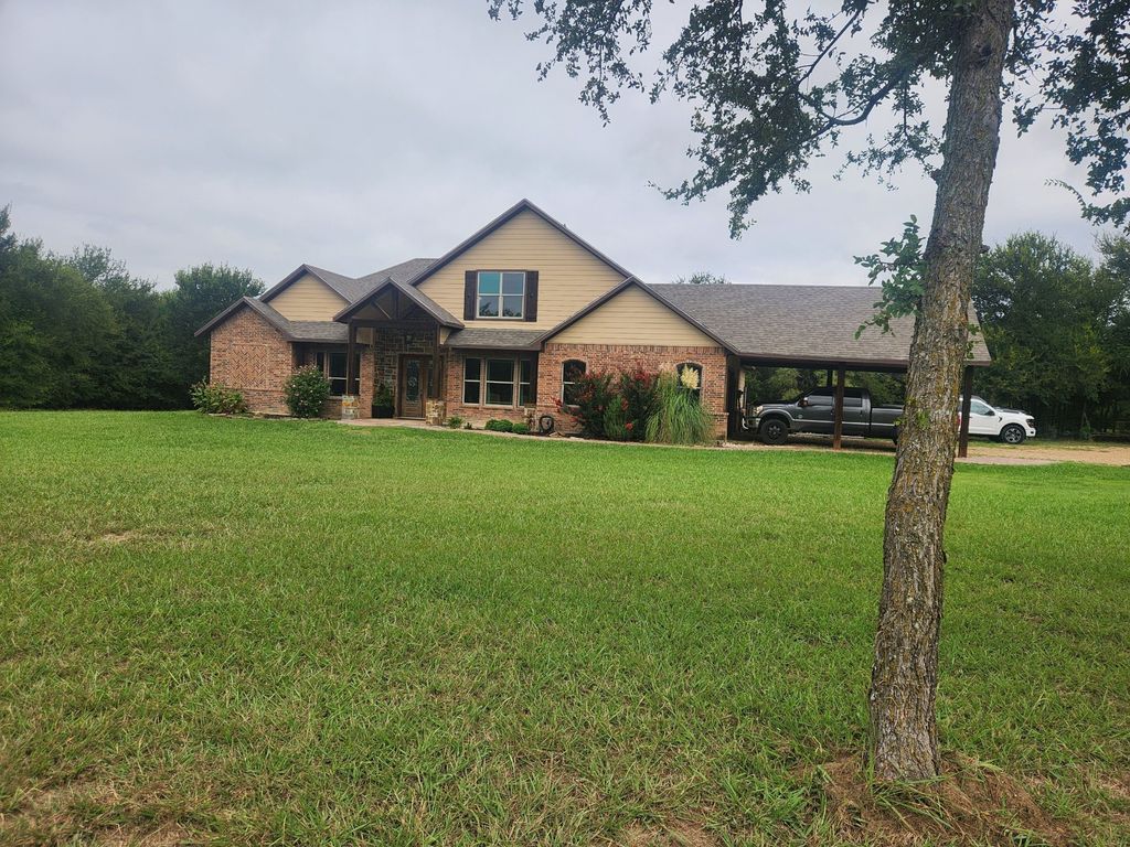 261 Vickie Lane, Gunter, TX 75058
