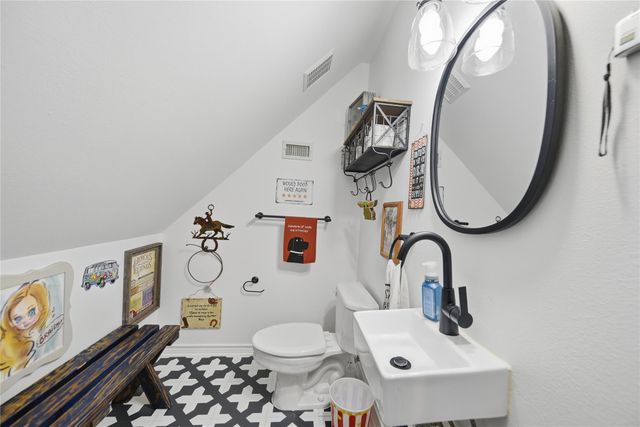 540 Hickory Creek Road, Bellville, TX 77418