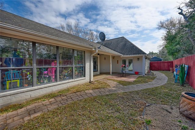 540 Hickory Creek Road, Bellville, TX 77418