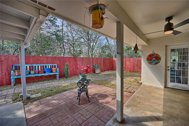 540 Hickory Creek Road, Bellville, TX 77418