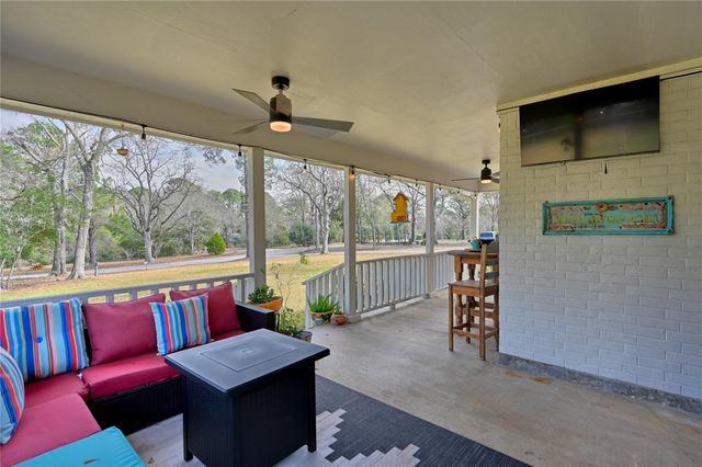 540 Hickory Creek Road, Bellville, TX 77418