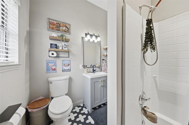 540 Hickory Creek Road, Bellville, TX 77418