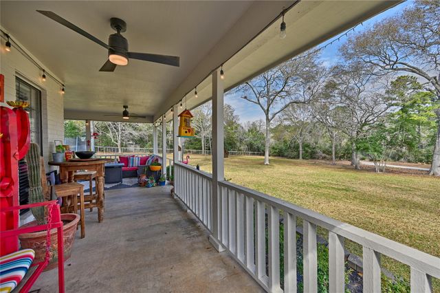 540 Hickory Creek Road, Bellville, TX 77418