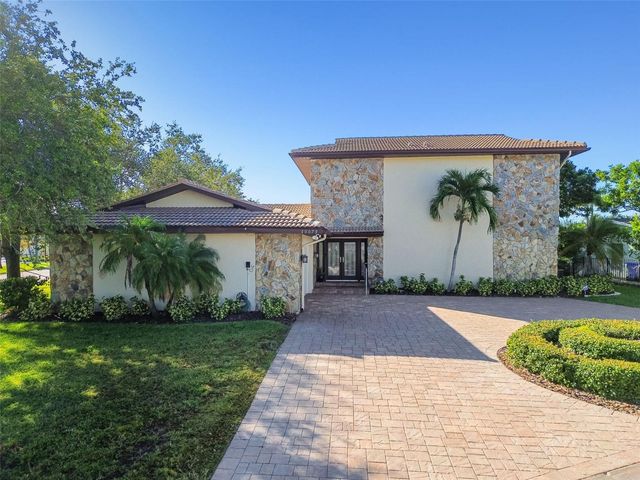 10073 S YACHT CLUB DRIVE, Treasure Island, FL 33706