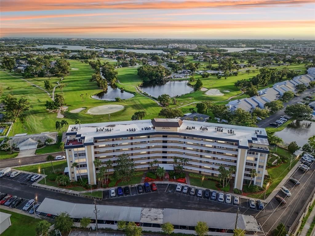 8950 PARK BOULEVARD 405, Seminole, FL 33777