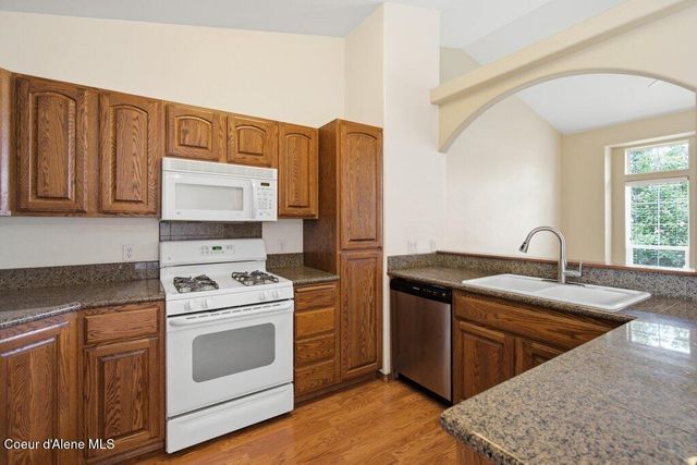 2806 W Blueberry CIR, Hayden, ID 83835