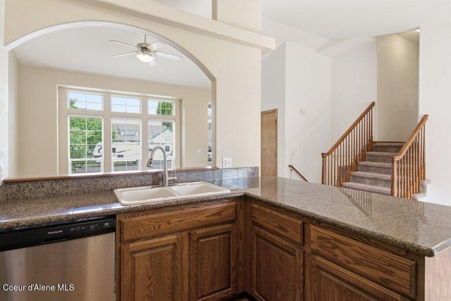 2806 W Blueberry CIR, Hayden, ID 83835
