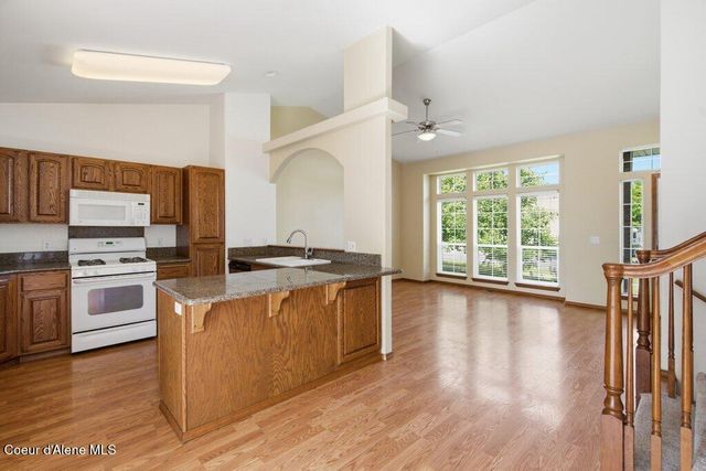 2806 W Blueberry CIR, Hayden, ID 83835