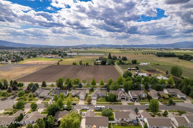 2806 W Blueberry CIR, Hayden, ID 83835