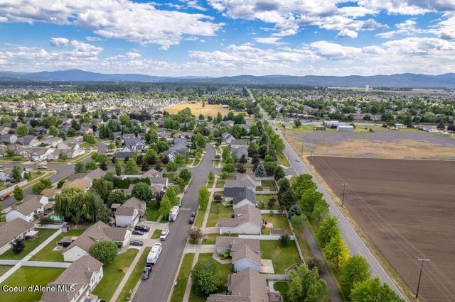 2806 W Blueberry CIR, Hayden, ID 83835