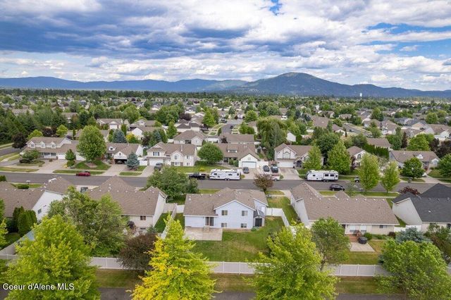 2806 W Blueberry CIR, Hayden, ID 83835