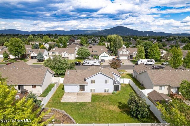 2806 W Blueberry CIR, Hayden, ID 83835