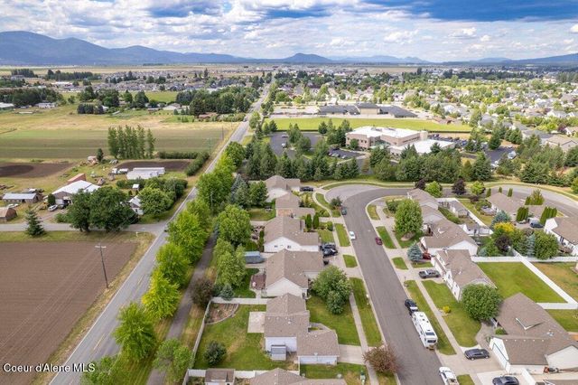 2806 W Blueberry CIR, Hayden, ID 83835