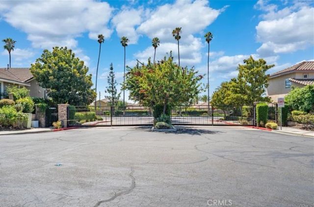 565 Alderbery Lane, Pomona, CA 91767