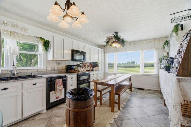9803 Burgess Gower Rd, Cedar Hill, TN 37032