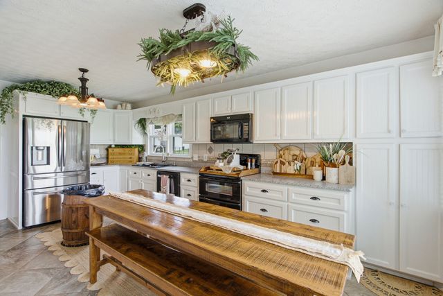 9803 Burgess Gower Rd, Cedar Hill, TN 37032
