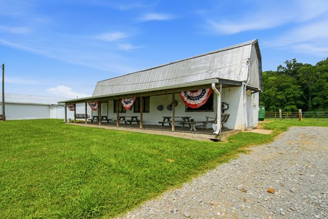9803 Burgess Gower Rd, Cedar Hill, TN 37032