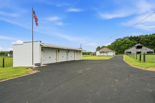 9803 Burgess Gower Rd, Cedar Hill, TN 37032