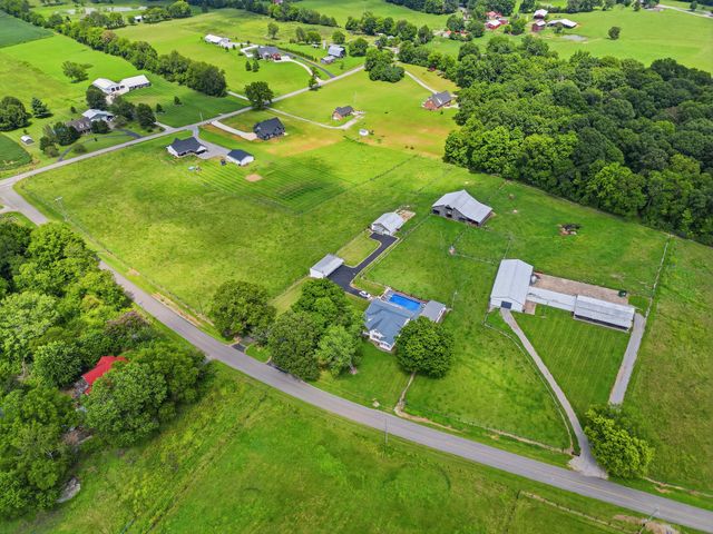 9803 Burgess Gower Rd, Cedar Hill, TN 37032