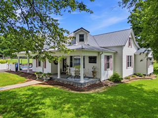 9803 Burgess Gower Rd, Cedar Hill, TN 37032