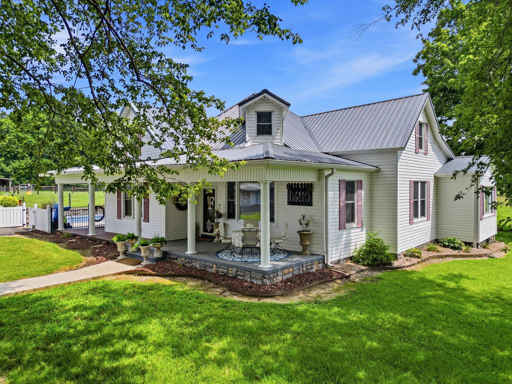 9803 Burgess Gower Rd, Cedar Hill, TN 37032