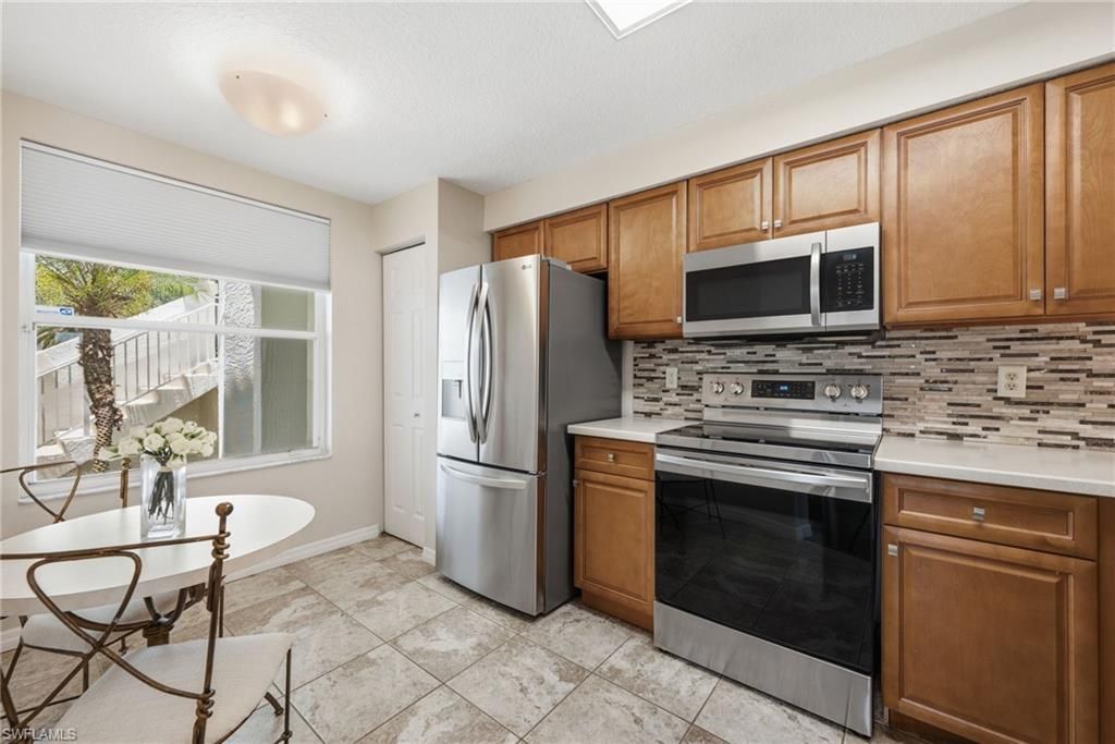 6670 Huntington Lakes CIR 104, NAPLES, FL 34119 — exterior