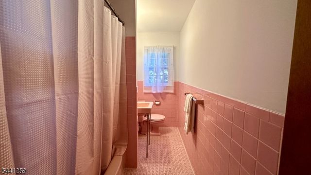 24 Valley View Rd, Hillside Twp., NJ 07205
