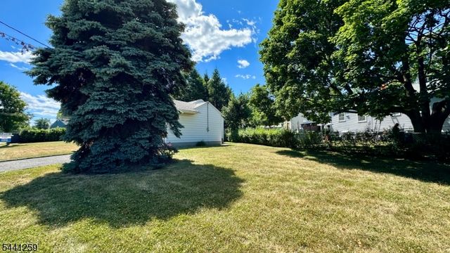 24 Valley View Rd, Hillside Twp., NJ 07205