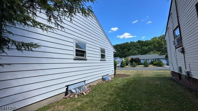 24 Valley View Rd, Hillside Twp., NJ 07205