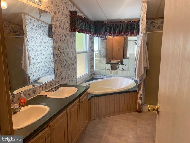 653 BLACKBEARD POND, Hague, VA 22469