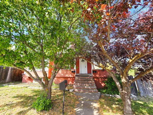 703 N 9th Street, Klamath Falls, OR 97601