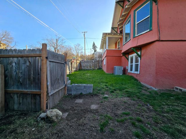 703 N 9th Street, Klamath Falls, OR 97601