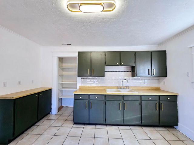 703 N 9th Street, Klamath Falls, OR 97601