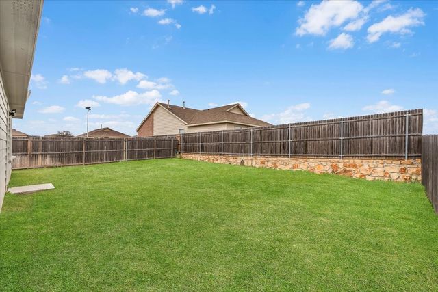 340 Red Rock Trail, Fort Worth, TX 76052