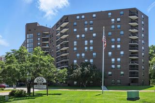 6615 Lake Shore Drive S 317, Richfield, MN 55423