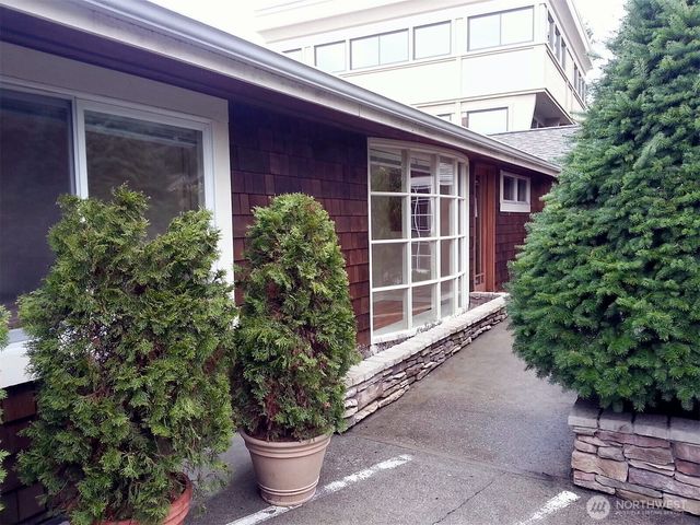 11644 NE 80th Street, Kirkland, WA 98033