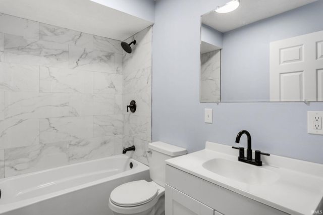 215 E Broadway Street, Mishawaka, IN 46545