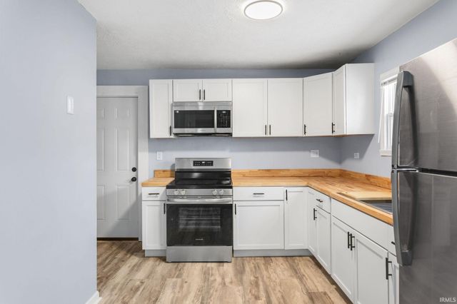 215 E Broadway Street, Mishawaka, IN 46545