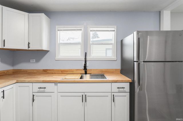 215 E Broadway Street, Mishawaka, IN 46545