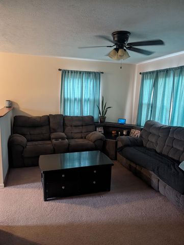 2055 Mission Rd, Salina, KS 67401