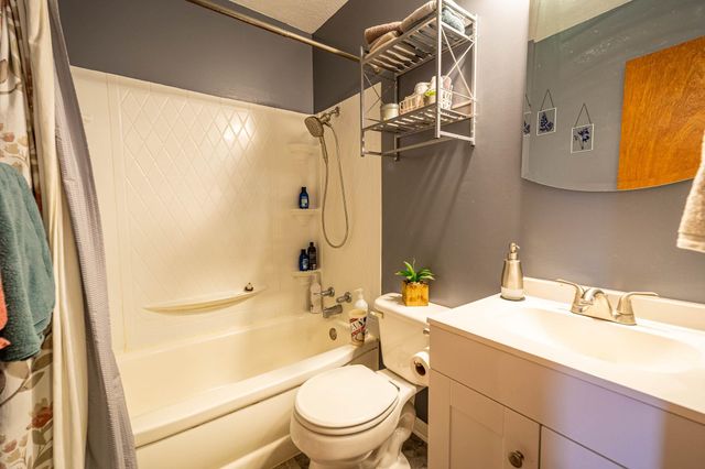 2055 Mission Rd, Salina, KS 67401