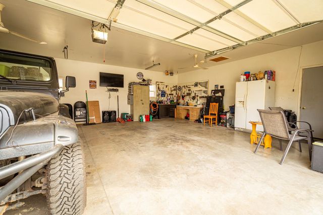 2055 Mission Rd, Salina, KS 67401