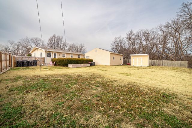 2055 Mission Rd, Salina, KS 67401